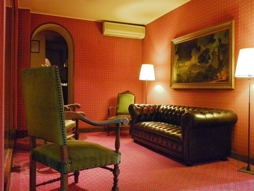 Hotel Ibis Styles Vieux Port 3*