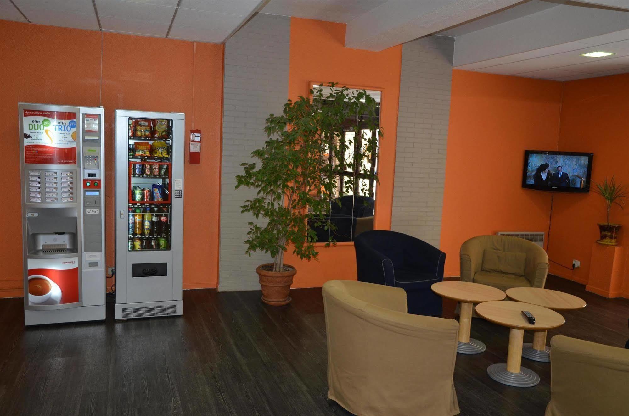 Ibis Centre Prefecture Hotel 3*