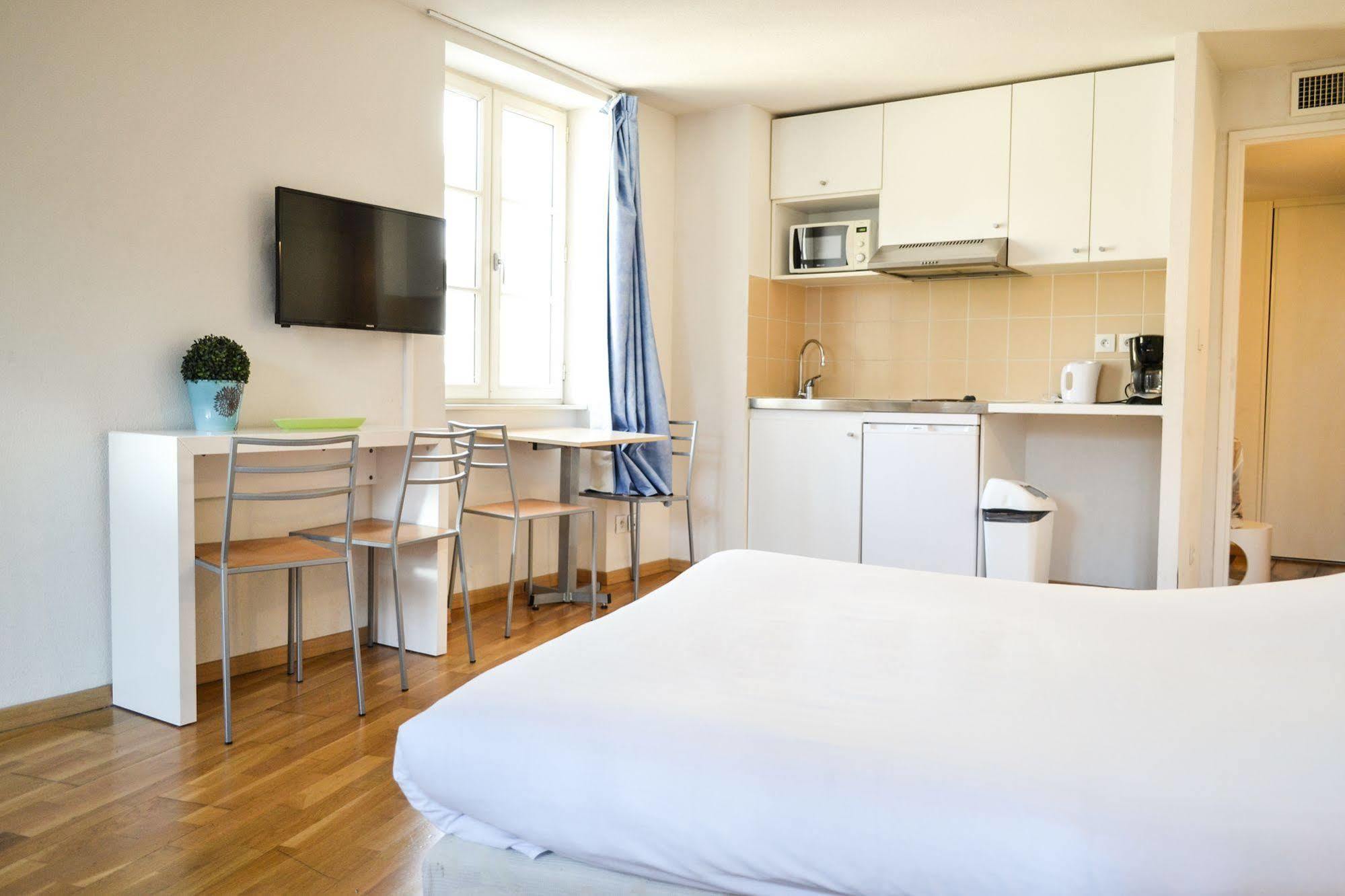 Residhotel Vieux Port Aparthotel