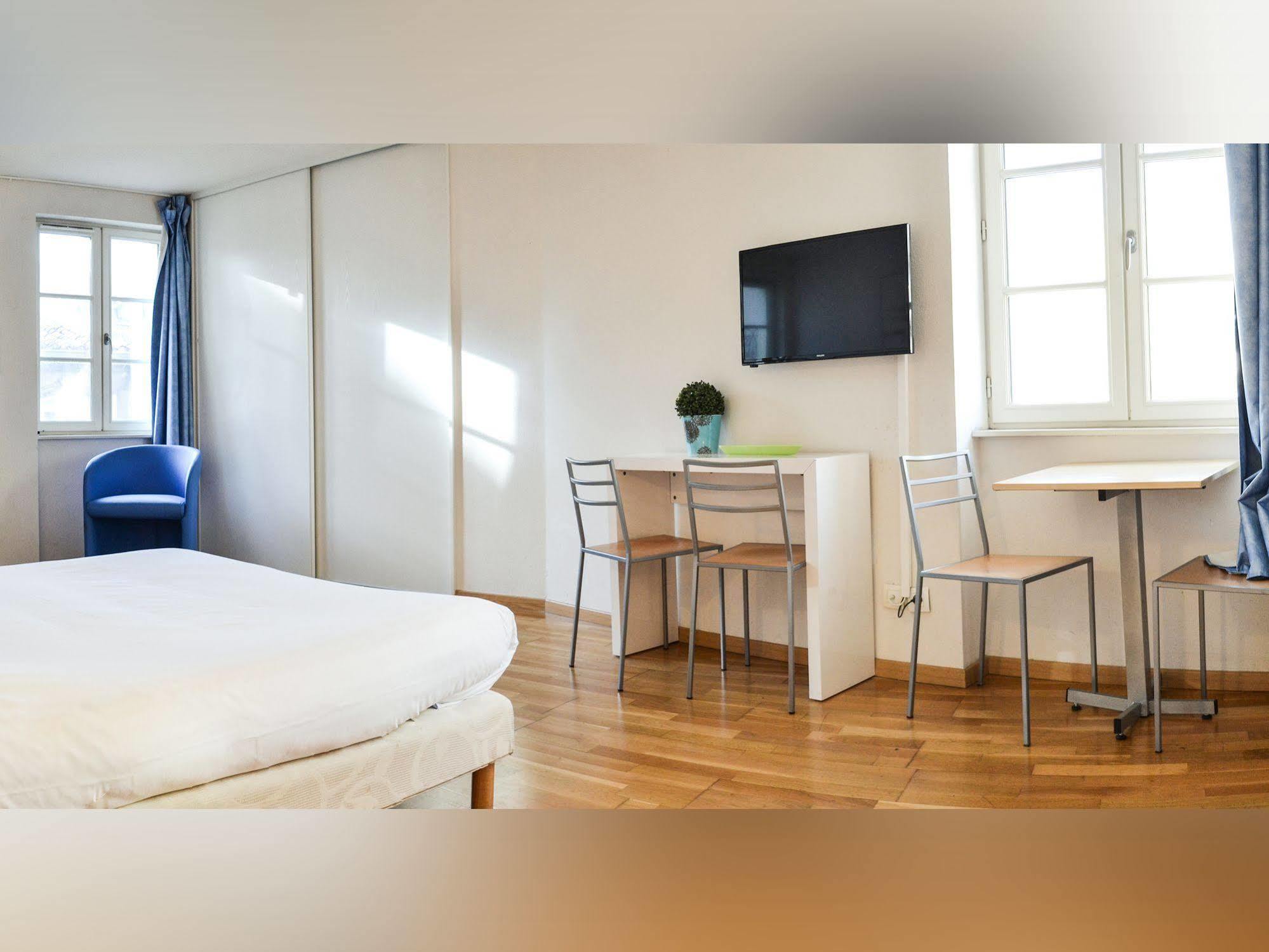Residhotel Vieux Port 3*