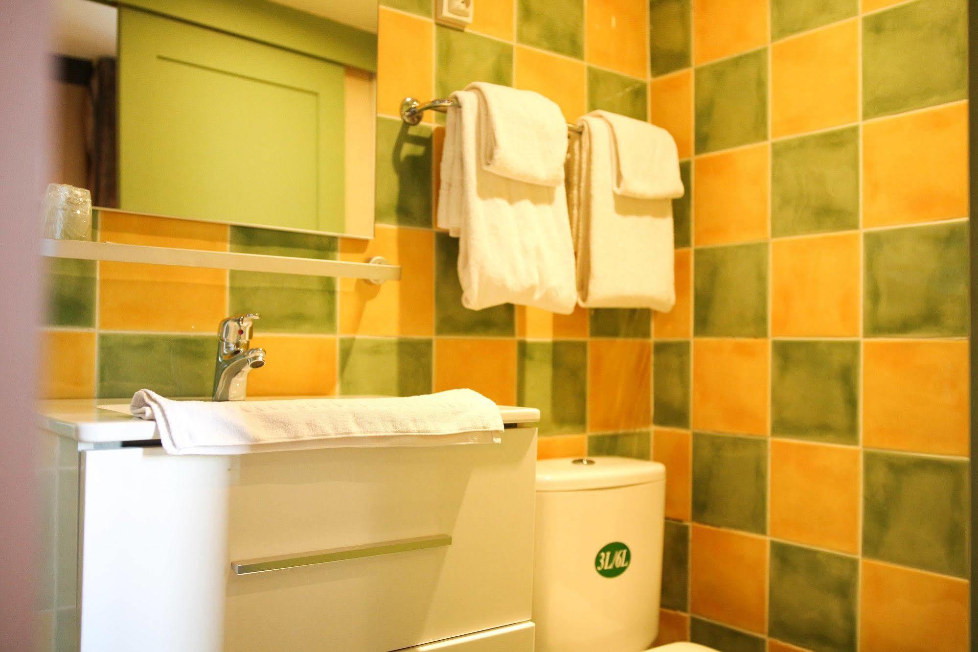 Du Pharo Hotel 2*