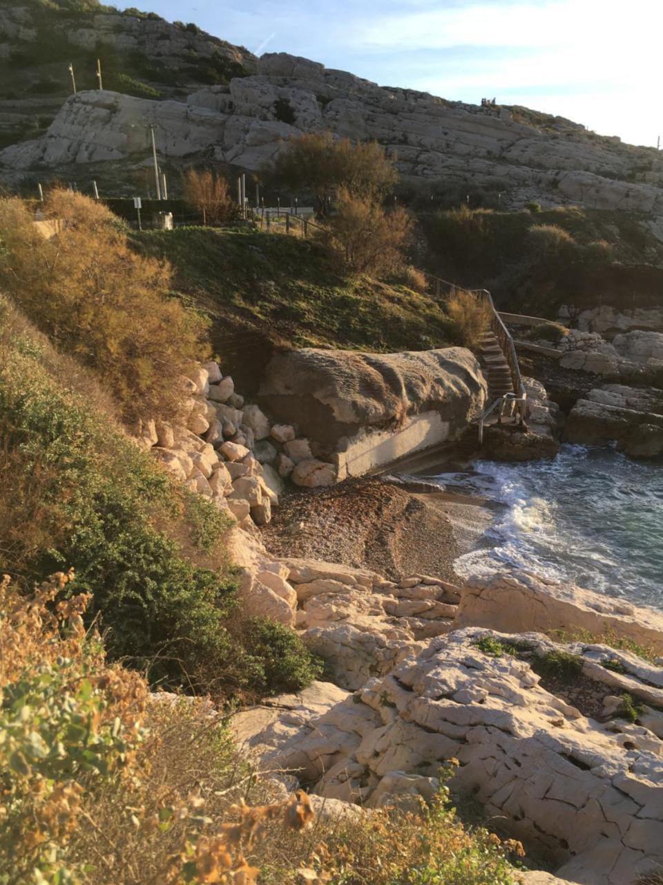 Typique Maison De Pecheurs Marseille
