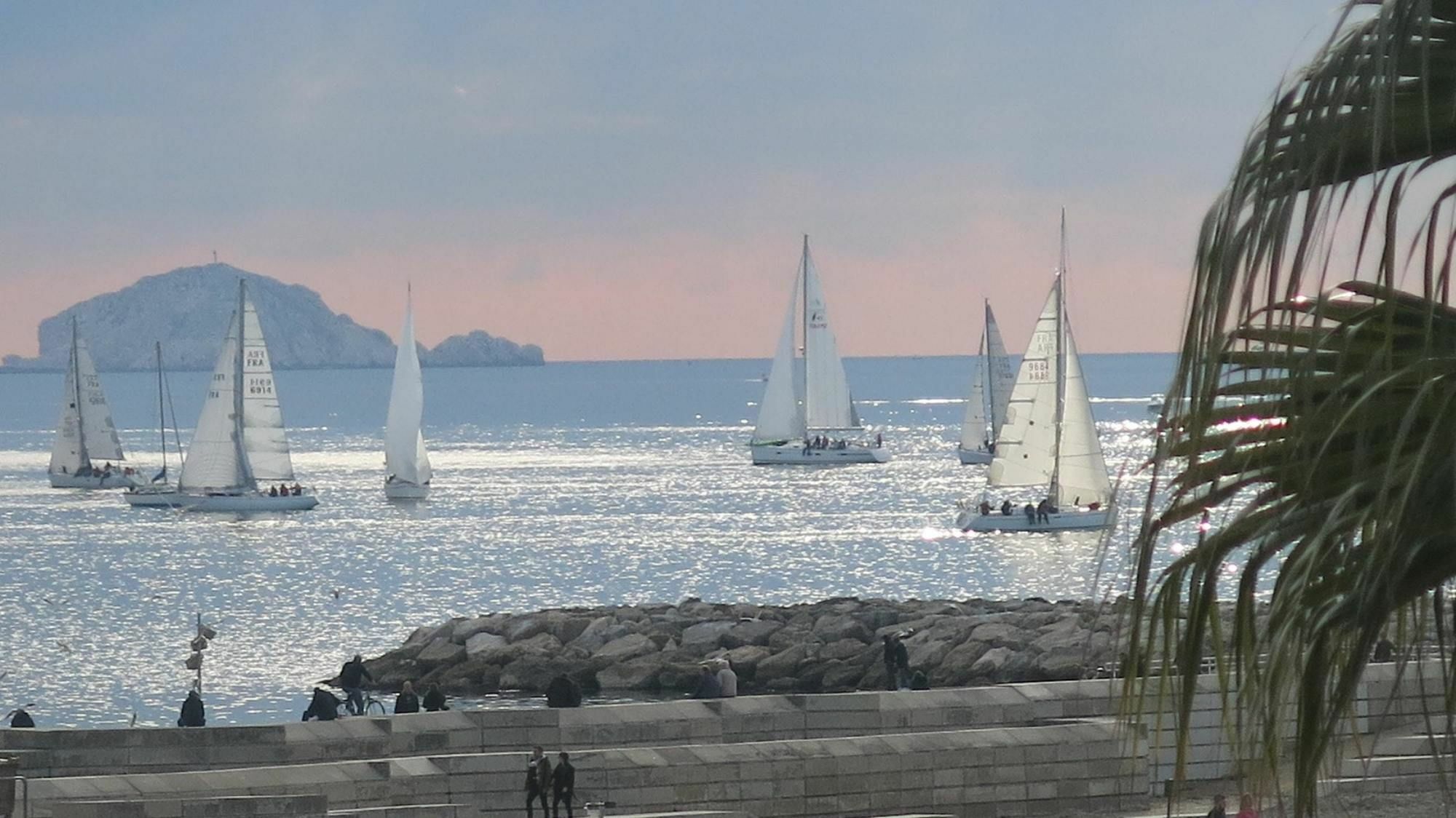 With One Bedroom In Marseille, With Wonderful Sea View And W * Marseille