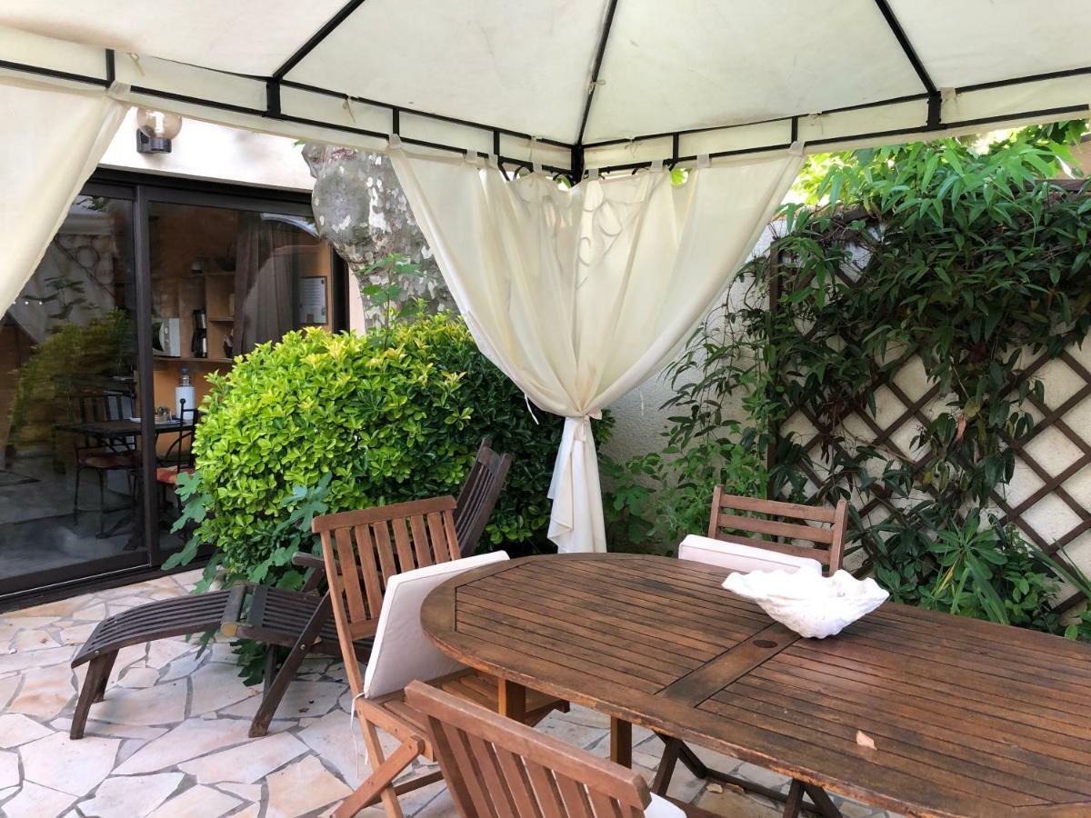 Bed & Breakfast La Palmeraie Marseille