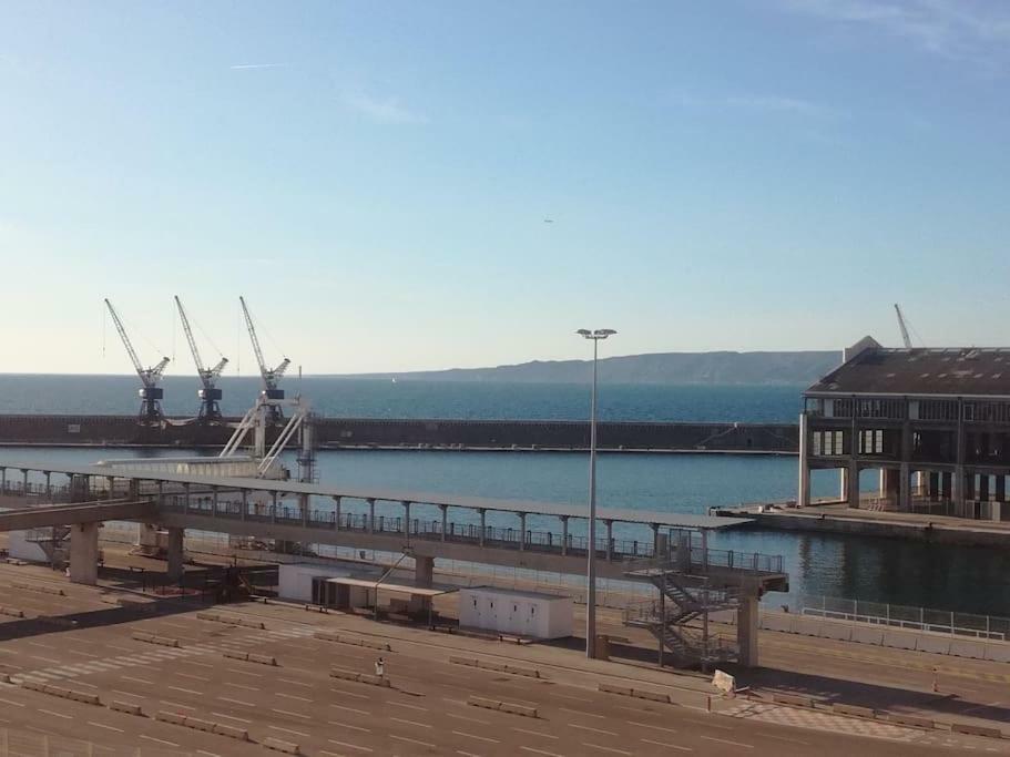 Les Quais Du Port * Marseilles
