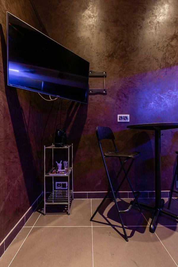 Les Suites Du Vieux-port Love hotel