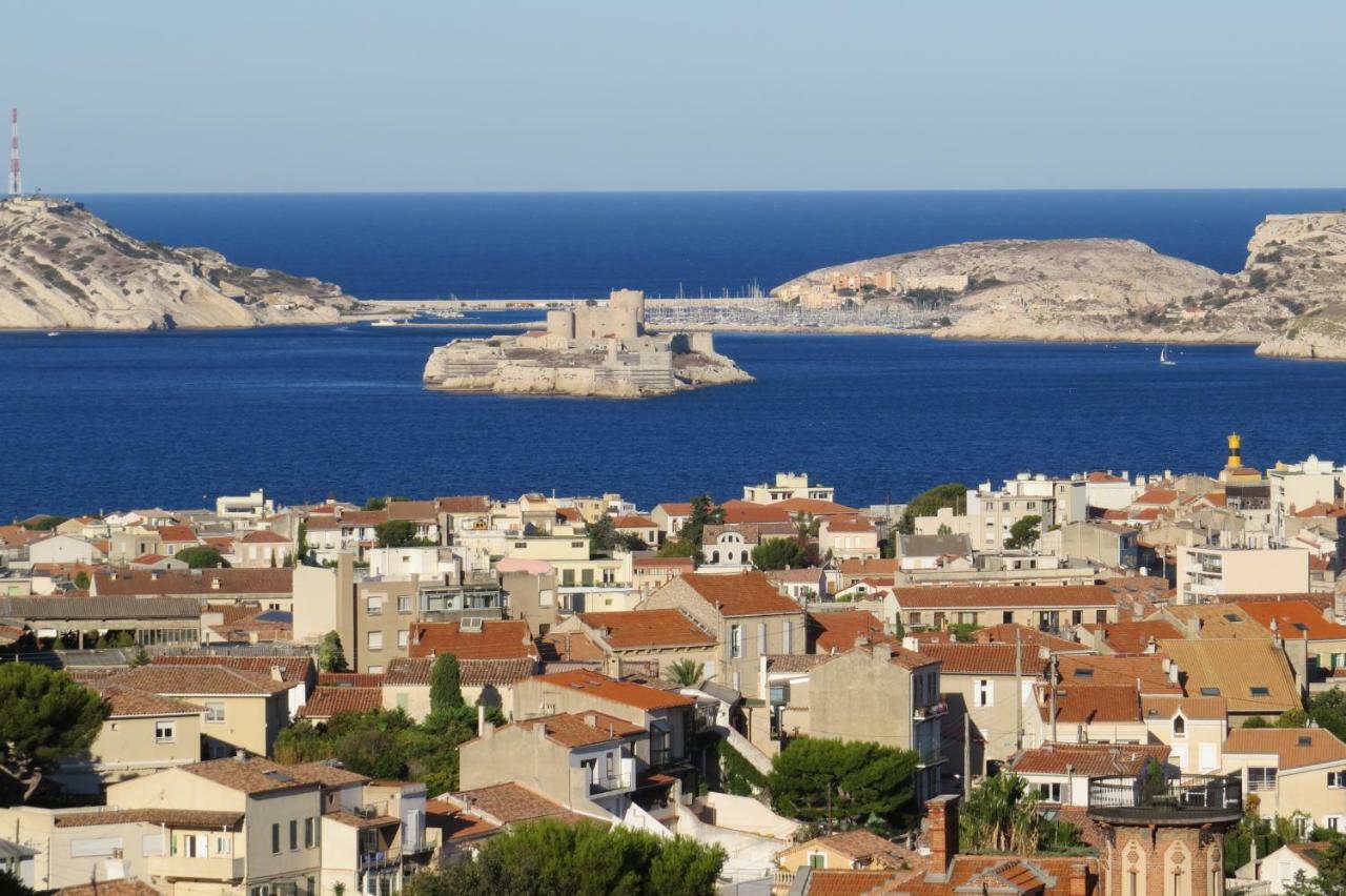 Calme Et Tres Lumineux, Au Pied De Notre Dame De La Garde Marseille