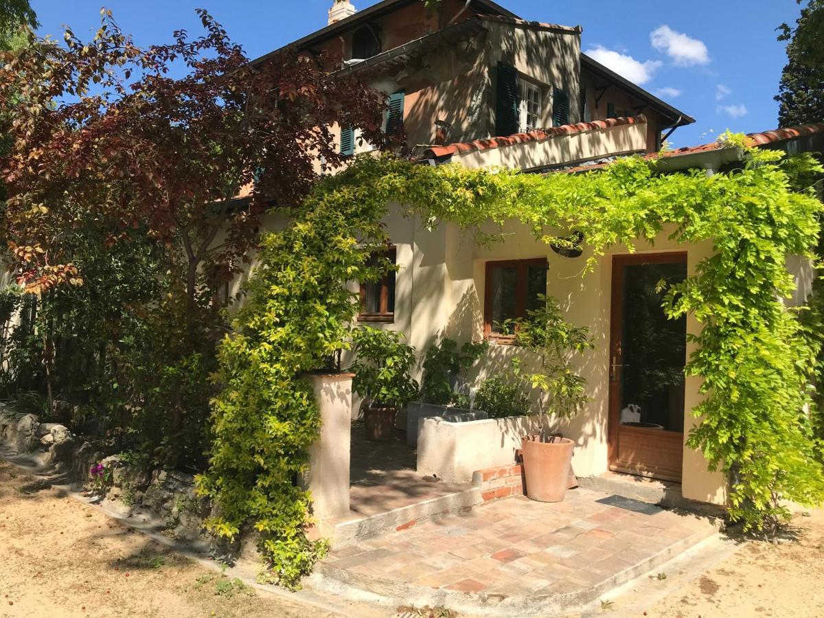 Exceptionnel, Maison De Dans Parc, Climatisation, Parking, Calme Assure