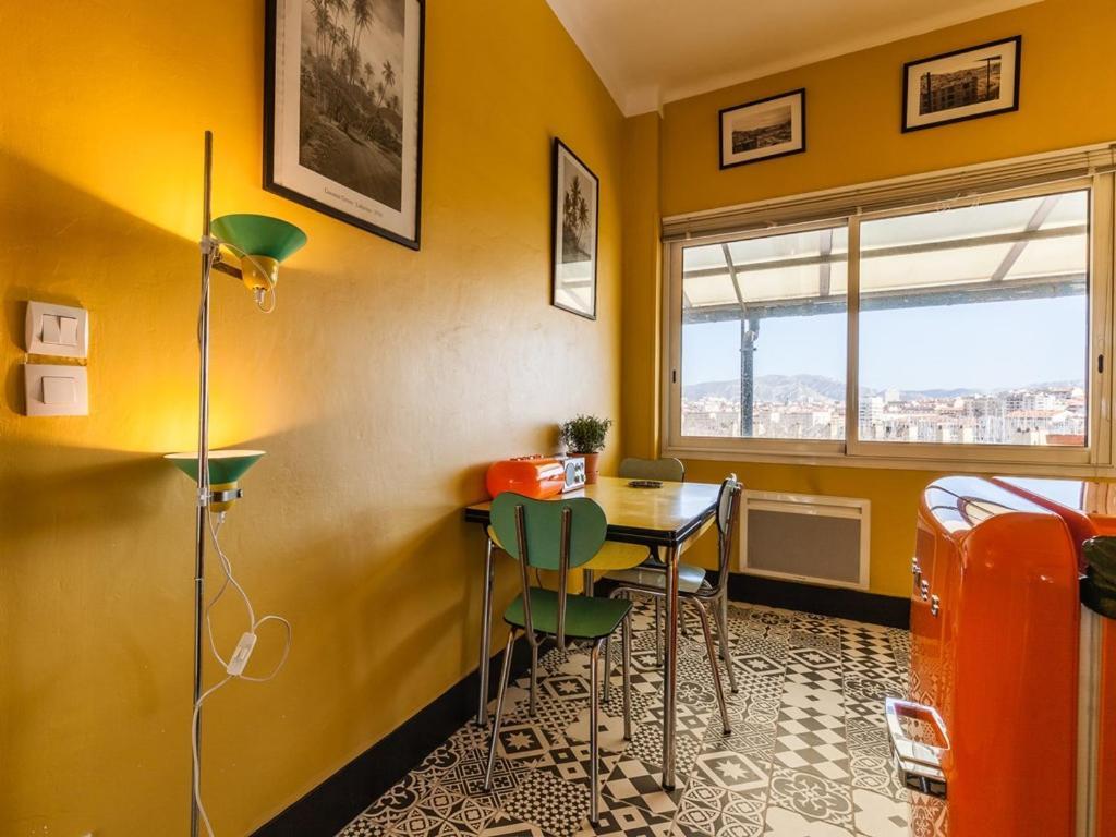 Le Ptit Jaune- Terrasse Sur Le Vieux Port Marselha