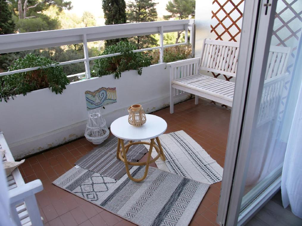 Agreable Flotte, 8eme Arrondissement Apartment