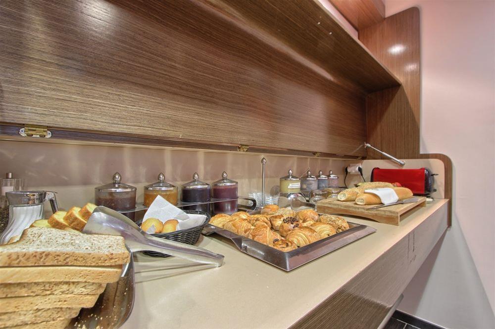 Western La Joliette Hotel 4*