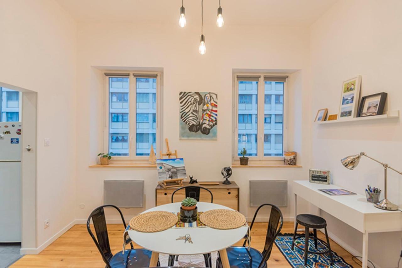 Apartment Design And Air Conditioned Marseille