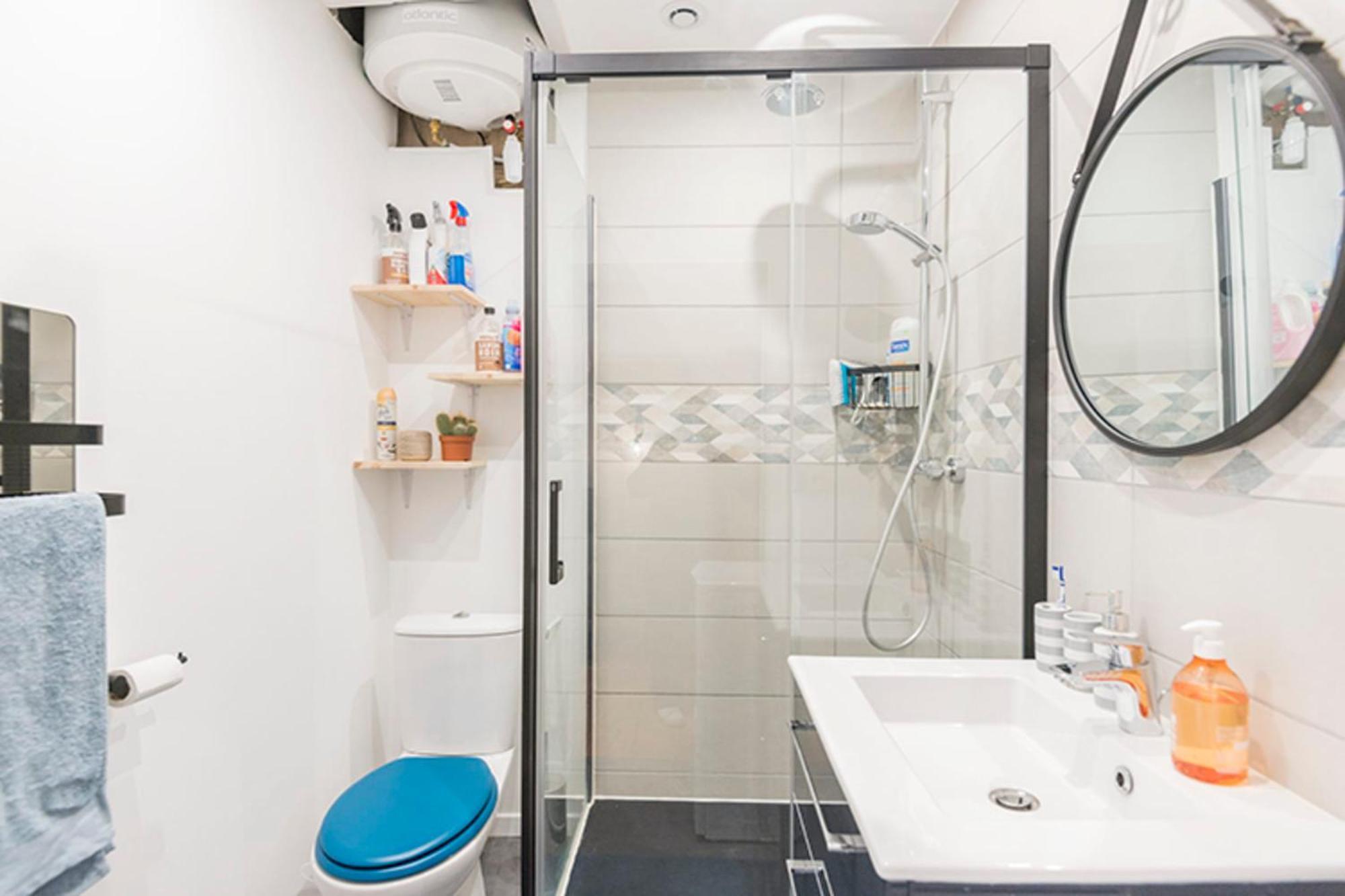 Apartment Design And Air Conditioned Marseille