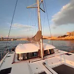 Nuit A Bord D\'Un Catamaran