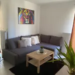 Appartement T2, Residence Au Calme. Parking Prive
