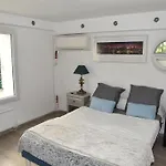 Rez De Chaussee De Villa Marseille 9Eme