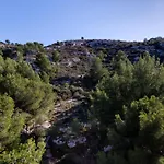 Grand Appartement T2, Lumineux, Au Calme, Au Pied Des Calanques, Proche Mer
