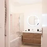Beautiful Cocoon 54 M For 4 Near The Old Port