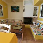 Sharehouse -Room-Hostel-Backpackers La Girelle