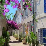 Studio Central Ancien Hotel Salomon Xvie Siecle