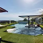 Fabuleuse Villa Marseille -7 Chambres -14 Pers Avec Grande Piscine 2 Jacuzzis