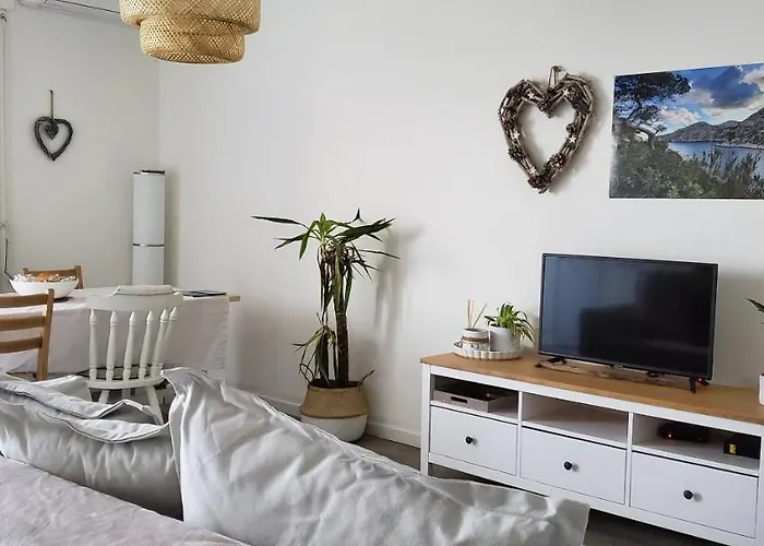 Appartement Cosy Balcon Vue Degagee Au Coeur De Marseille - Joliette