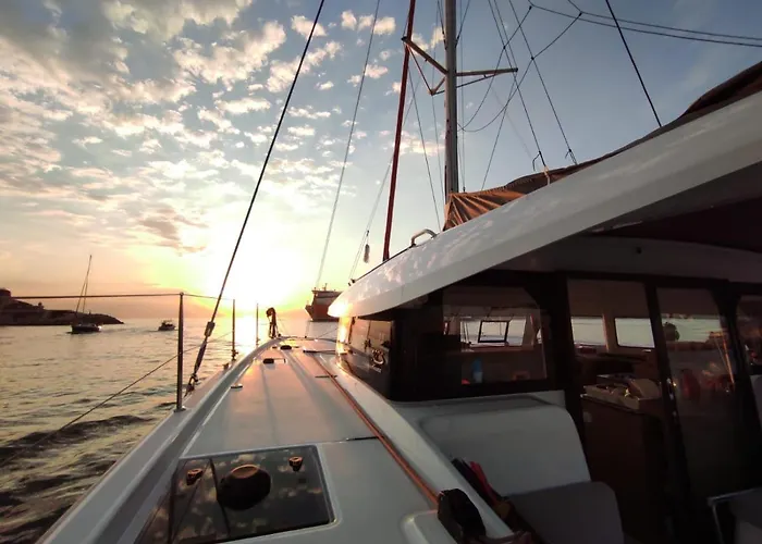 Nuit A Bord D\'Un Catamaran