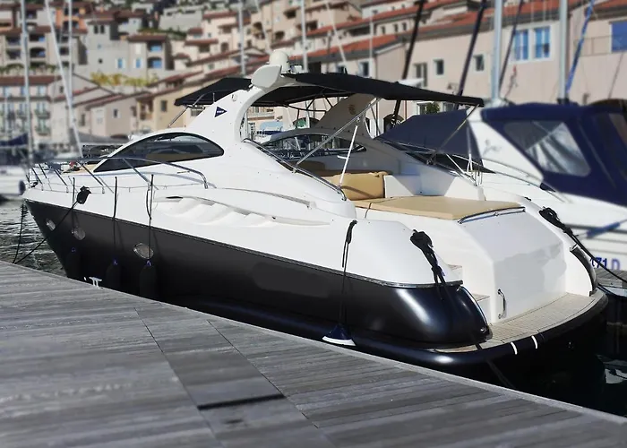 Yacht 22M Nuit Insolite Au Vieux Port, Marseille