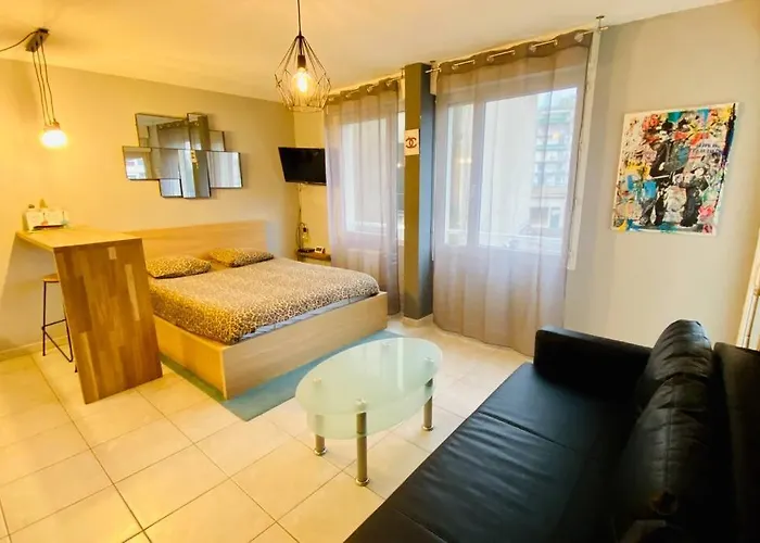 Studio Love Room Jacuzzi Privatif Prado Velodrome.