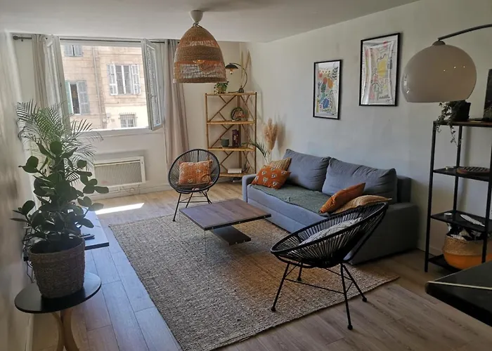 Appartement T2 De 55M² Idealement Situe Marseille