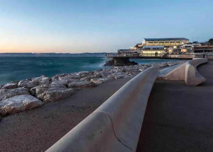 Plage Des Catalans/Vieux Port