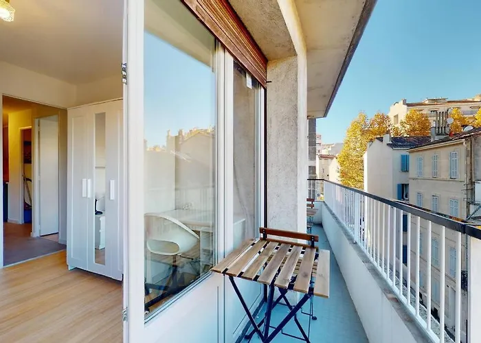 Appartement 4 Chambres 8 Couchages Avec Exterieur