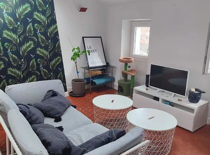 Sunny, Spacious And In Central Location!