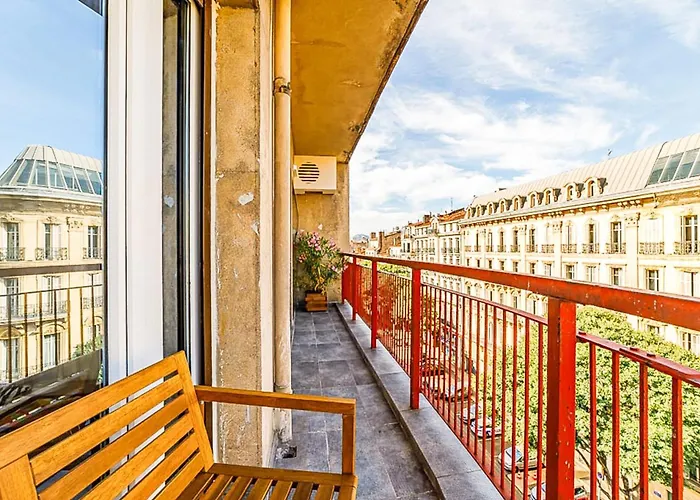 Le Garibaldi - Appart 3 Chambres Clim Avec Balcon