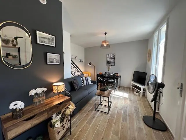 Charming Seaside House 2 Bedrooms