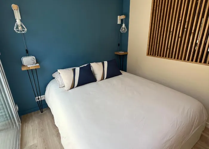 Chambre Et Salle De Bain Dans Dependance