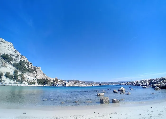 Bas De Villa Avec Jardin Piscine Clim Proche Plages Calanques