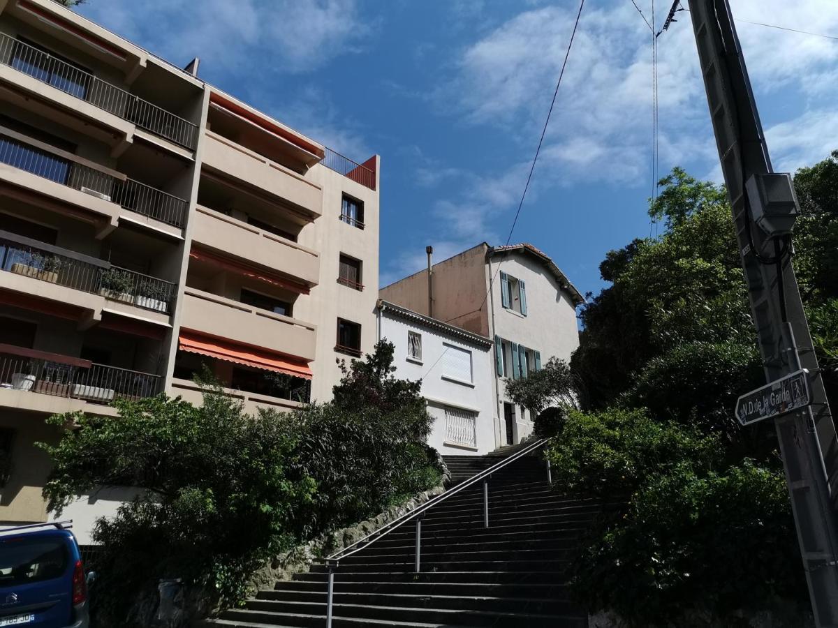 Calme Et Tres Lumineux, Au Pied De Notre Dame De La Garde Appartement Marseilles