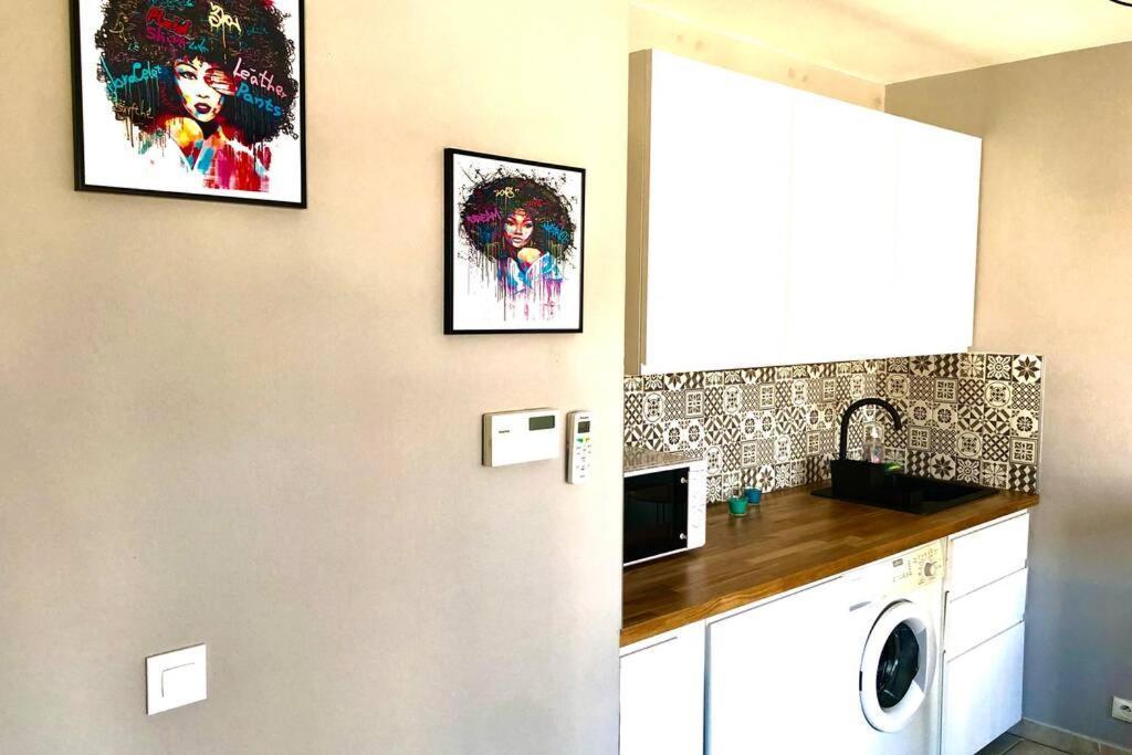 Studio Love Room Jacuzzi Privatif Prado Velodrome. * Marseille