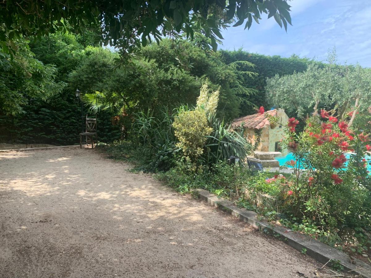 Privatunterkunft Oustaou Acces Piscine