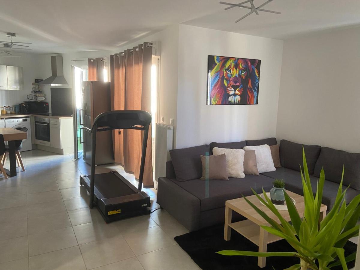 Apartment T2, Au Calme. Parking Prive *