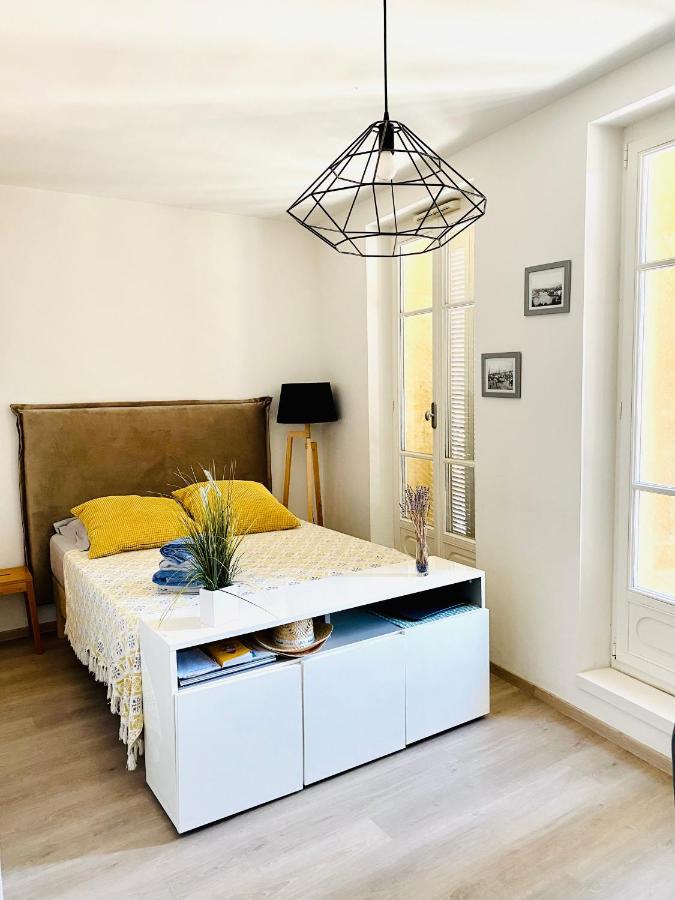 Grand Studio Au Pied Du Panier Apartment Marseille