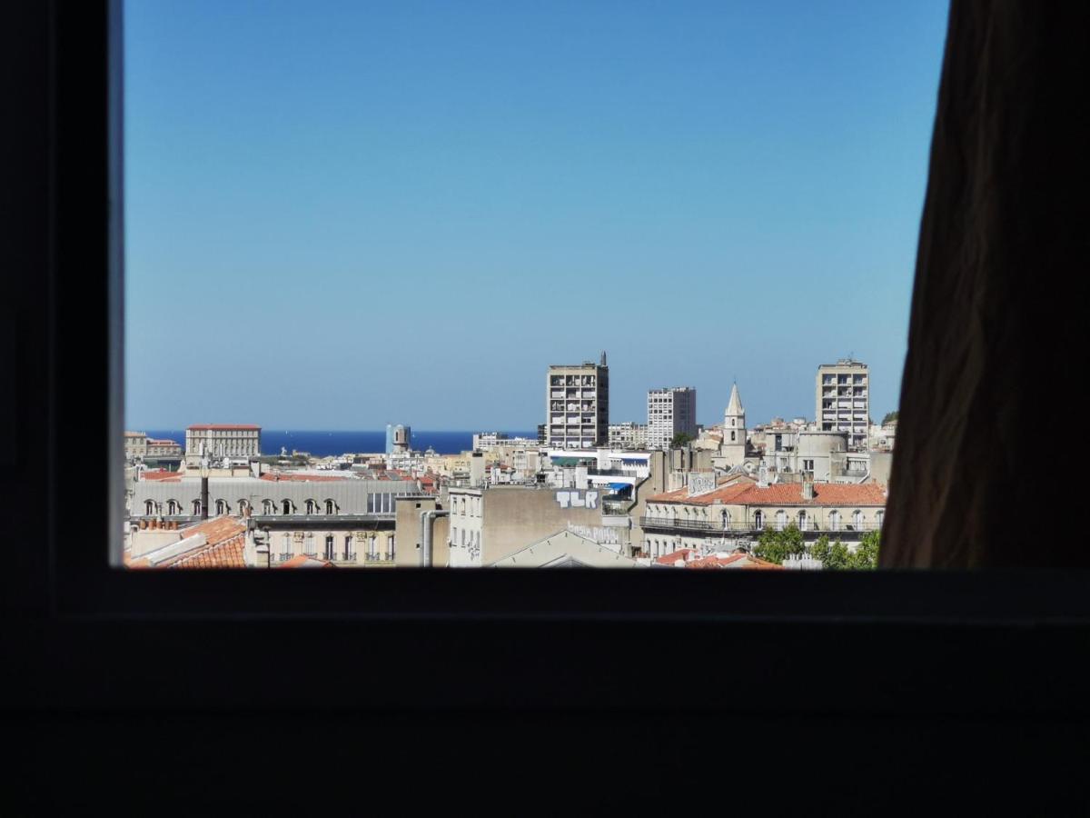 Le 5e Ciel : Un Nid Au Dessus De * Marseilles