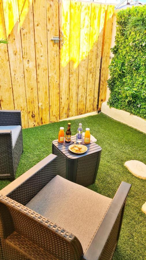 T2 Miroir Jardin Et Parking Prive Marsella