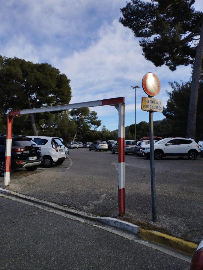 Appartement T 2 Calanques Vue Panoramique, A 10 Mn Des Facs De Luminy Marseilles