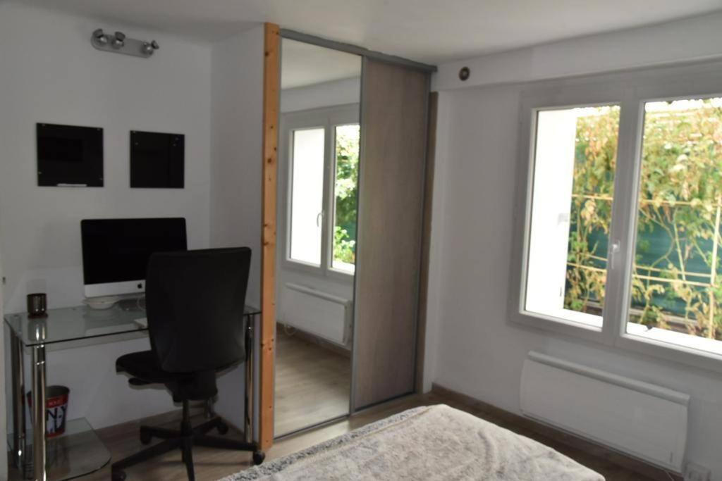 Rez De Chaussee De 9eme Apartment