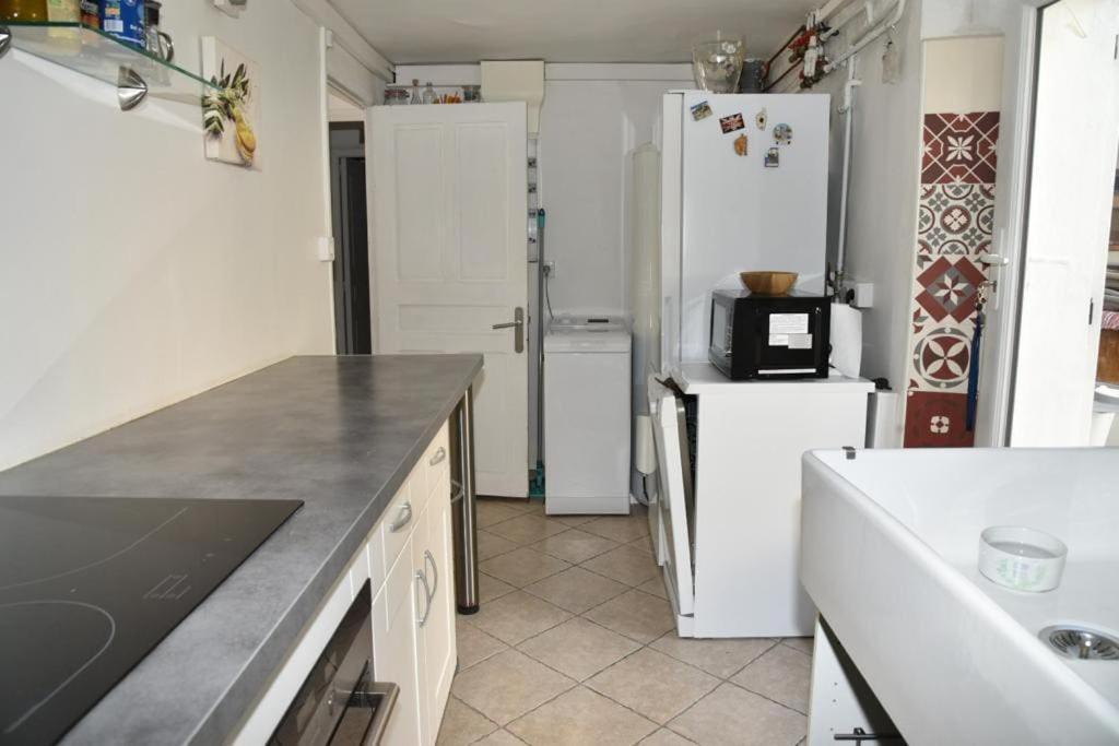 Rez De Chaussee De 9eme * Marseille