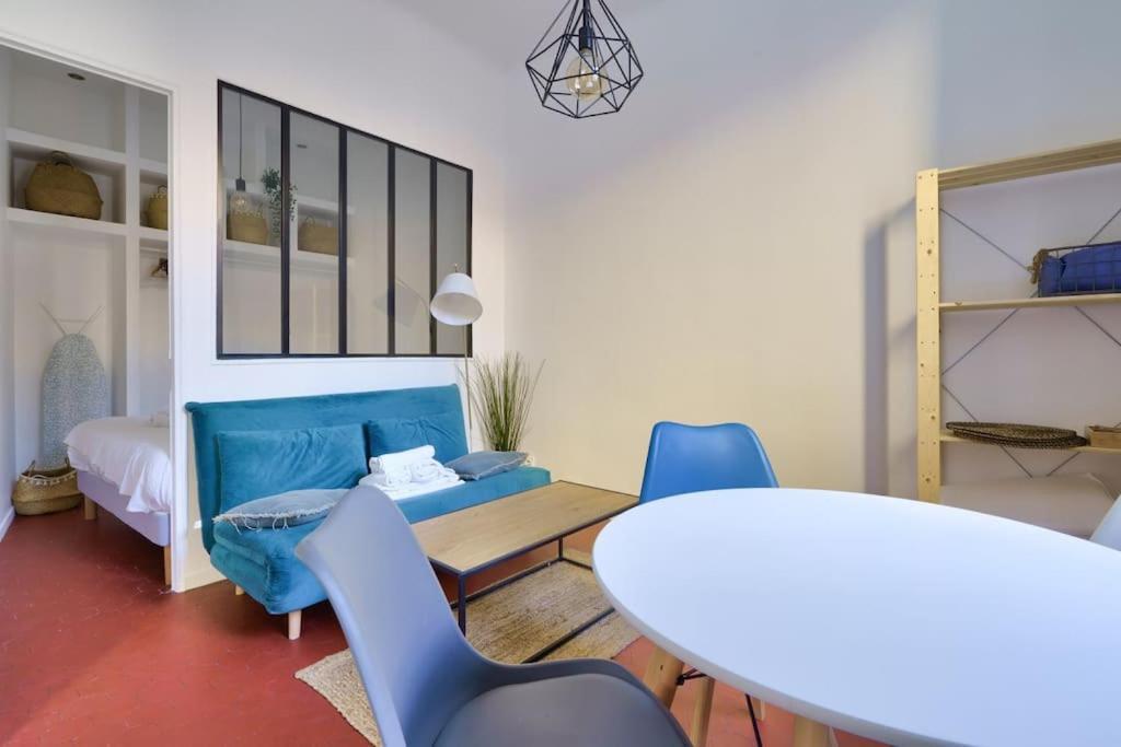 Cosy With Terrace Near The Center