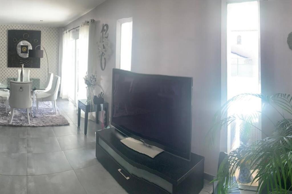 Villa Magnifique Privee Avec Piscine Proche Marseille
