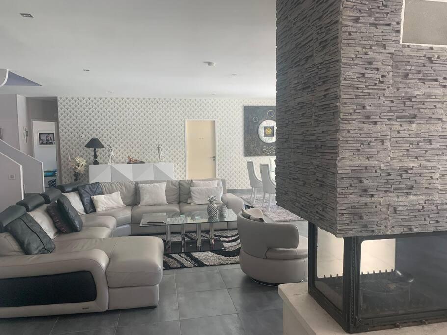 Villa Magnifique Privee Avec Piscine Proche Marseille